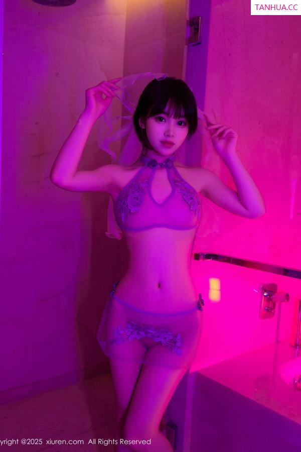   [XiuRen]高清写真图 2025.03.19 No.10037 阿汁 美腿性感第6张图片